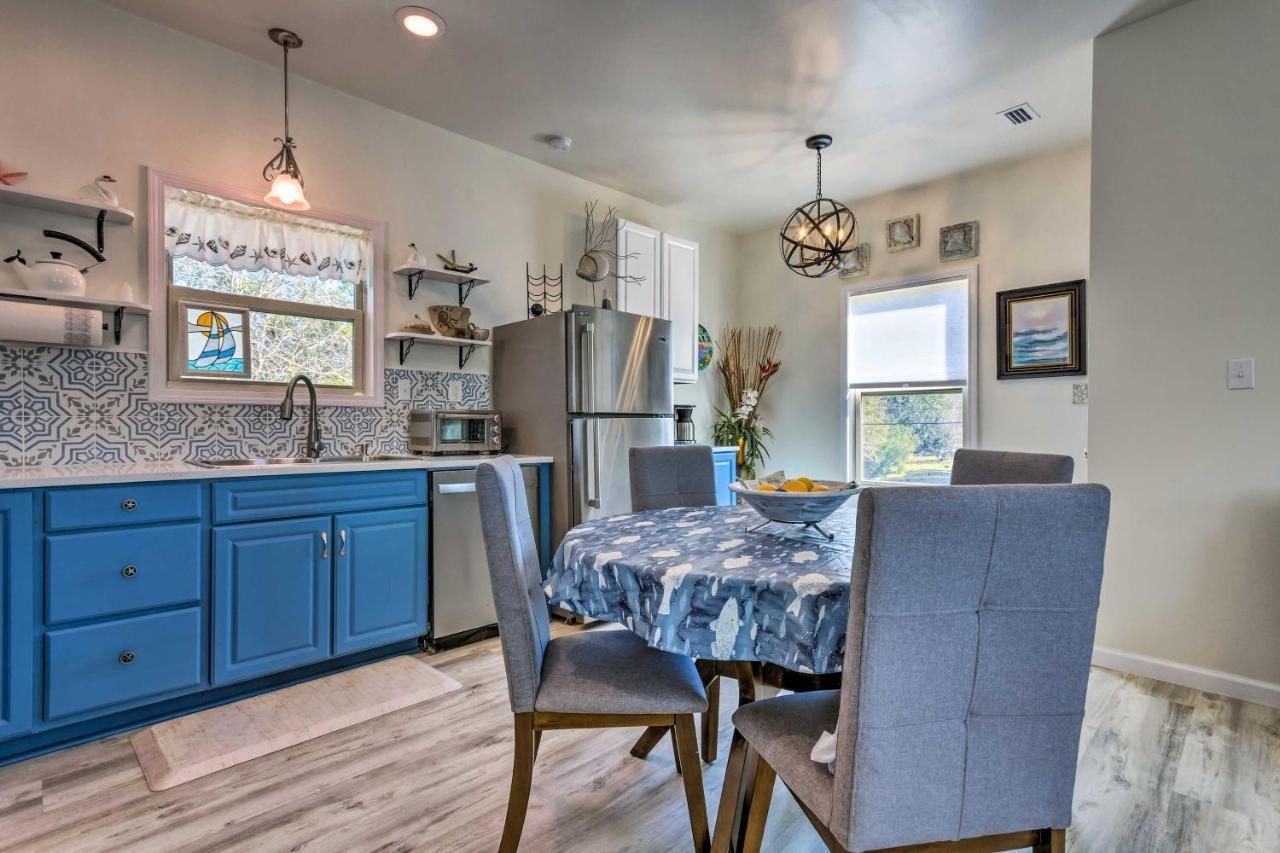 East Bay Vacation Rental With Dock! นาวาร์ ภายนอก รูปภาพ